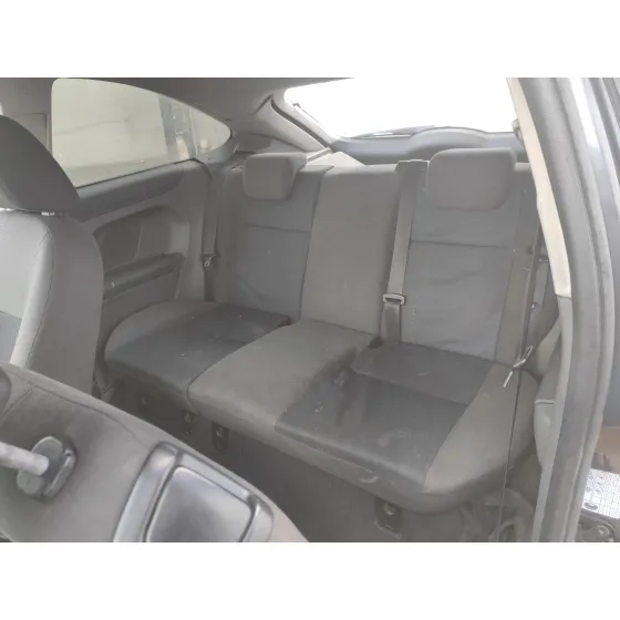FORD FOCUS BERLINA (CAP) '2006 * GRIS OSCURO