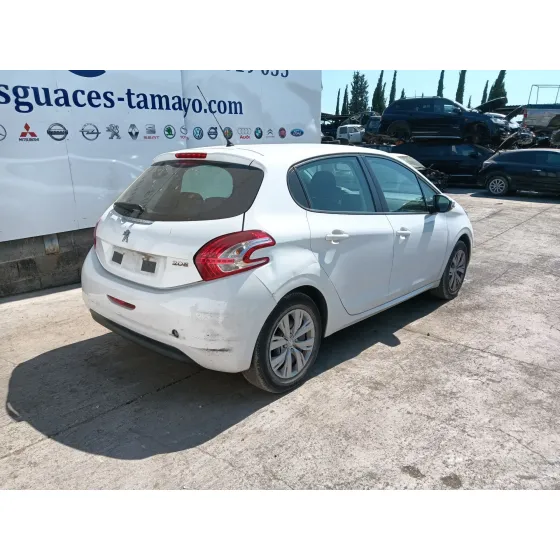 Peugeot 208 I (CA_, CC_) 2012
