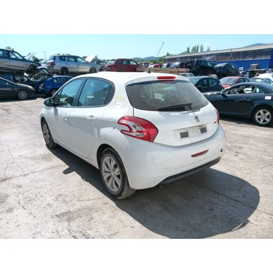 Peugeot 208 I (CA_, CC_) 2012
