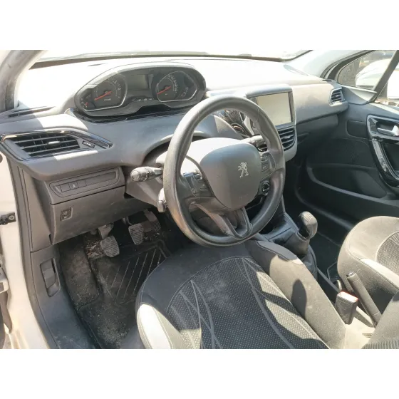 Peugeot 208 I (CA_, CC_) 2012