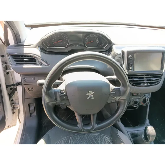 Peugeot 208 I (CA_, CC_) 2012