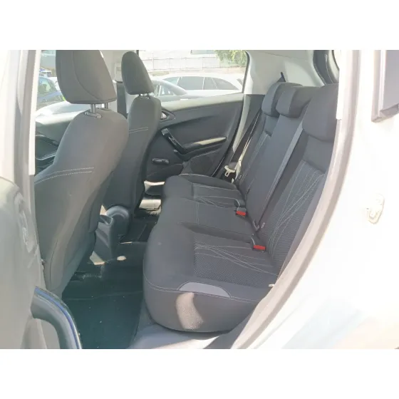 Peugeot 208 I (CA_, CC_) 2012