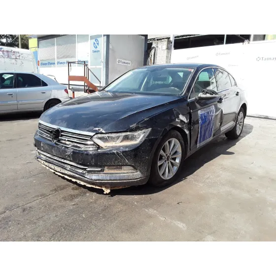 VOLKSWAGEN PASSAT LIM. (3G2) '2019 * NEGRO