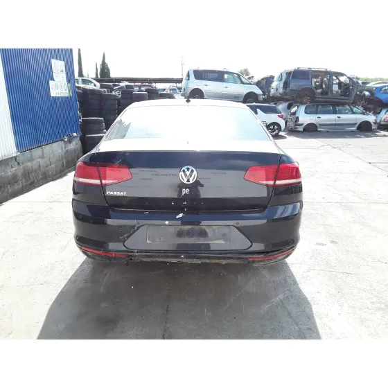 VOLKSWAGEN PASSAT LIM. (3G2) '2019 * NEGRO