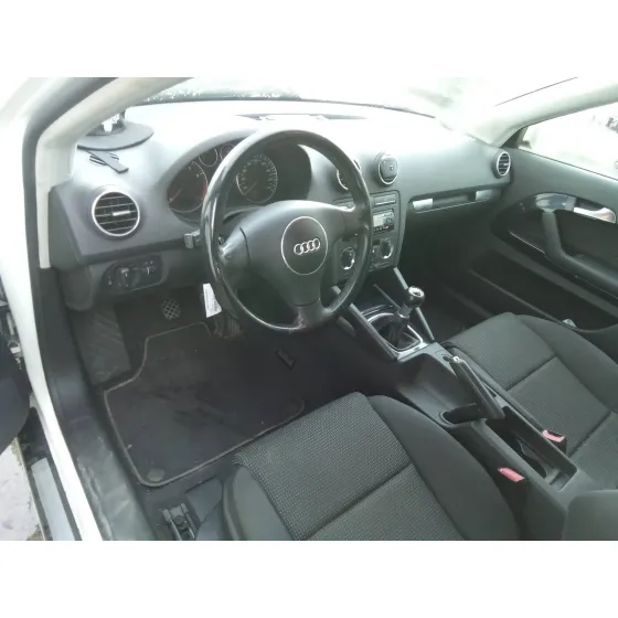 AUDI A3 (8P) '2003 1.6 BLANCO