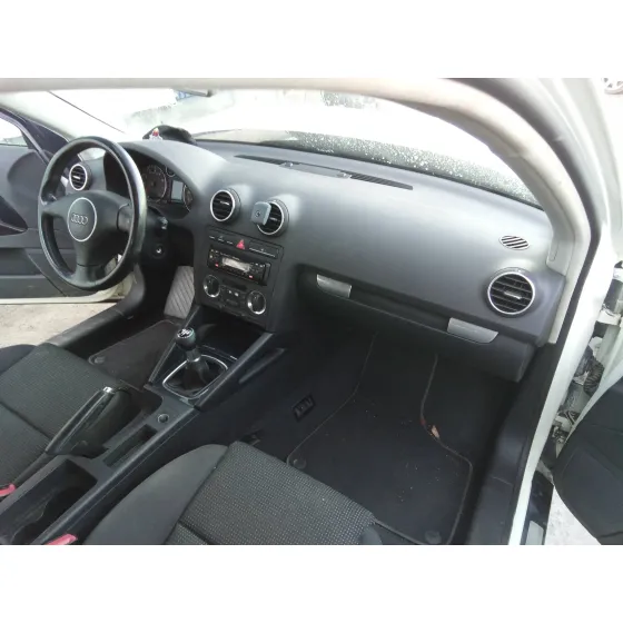 AUDI A3 (8P) '2003 1.6 BLANCO