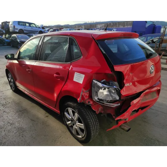 VOLKSWAGEN POLO (6R1) '2009 1.6 TDI ROJO