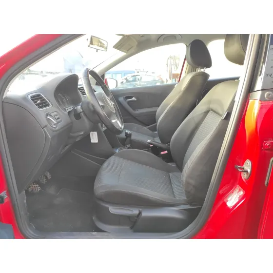 VOLKSWAGEN POLO (6R1) '2009 1.6 TDI ROJO