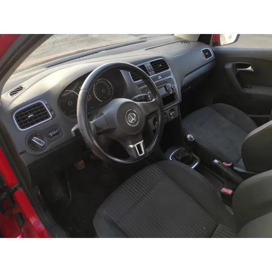 VOLKSWAGEN POLO (6R1) '2009 1.6 TDI ROJO