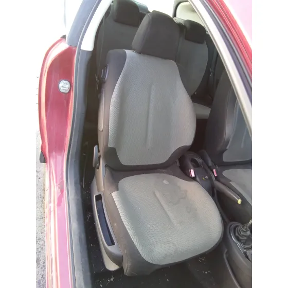 CITROEN C4 COUPE '2006 1.6 16V HDI ROJO