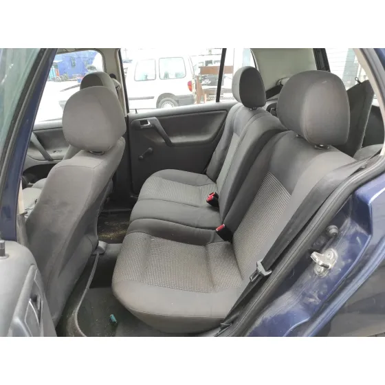 VOLKSWAGEN POLO BERLINA (6N2) '2001 1.4 16V AZUL MARINO