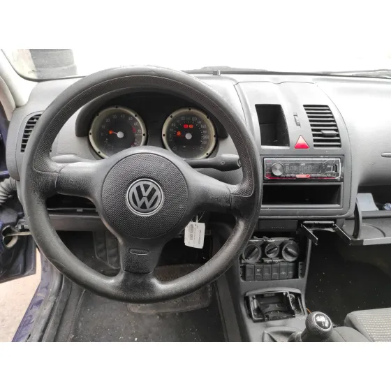 VOLKSWAGEN POLO BERLINA (6N2) '2001 1.4 16V AZUL MARINO