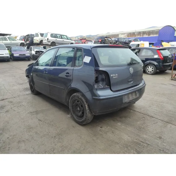 VOLKSWAGEN POLO (9N1) '2003 * NEGRO