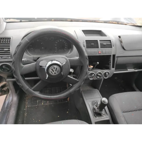 VOLKSWAGEN POLO (9N1) '2003 * NEGRO