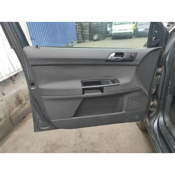 VOLKSWAGEN POLO (9N1) '2003 * NEGRO