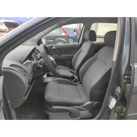 VOLKSWAGEN POLO (9N1) '2003 * NEGRO