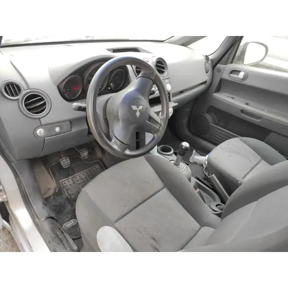 MITSUBISHI COLT BERLINA 5 (Z30A) '2005 1.3 ATLANTIS PLATA
