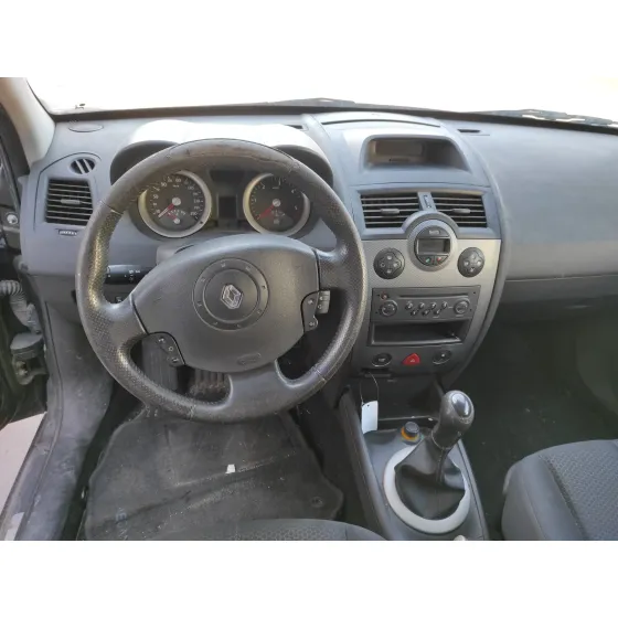 RENAULT MEGANE II BERLINA 3P '2005 * NEGRO