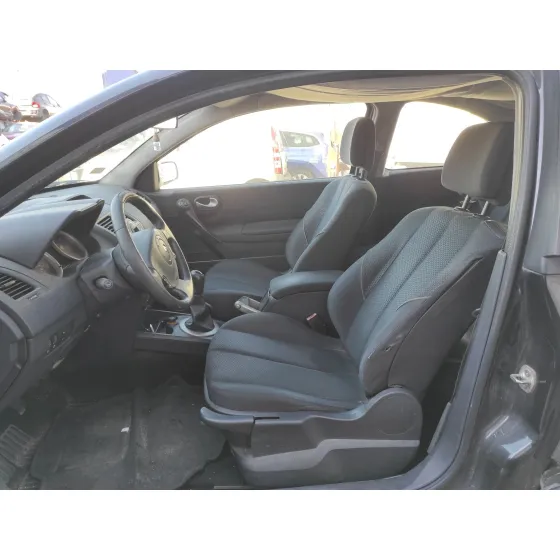 RENAULT MEGANE II BERLINA 3P '2005 * NEGRO