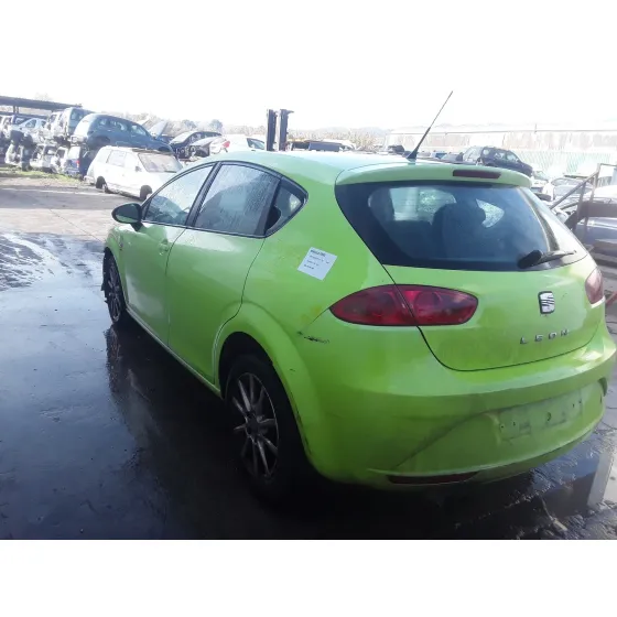 SEAT LEON (1P1) '2009 2.0 TDI VERDE PISTACHO