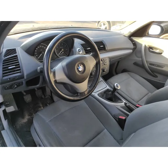 BMW SERIE 1 BERLINA (E81/E87) '2004 * AZUL MARINO