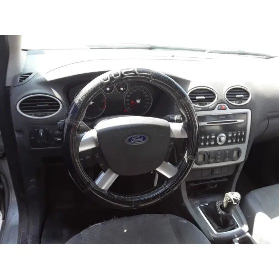 FORD FOCUS BERLINA (CAP) '2005 * GRIS
