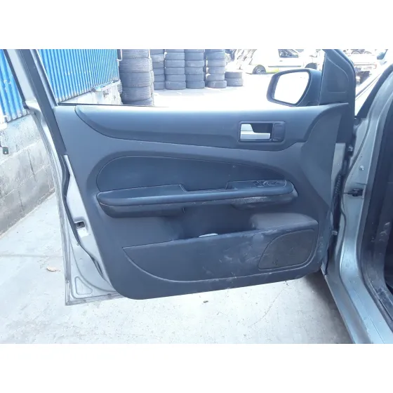FORD FOCUS BERLINA (CAP) '2005 * GRIS