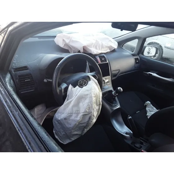 TOYOTA AURIS '2011 1.4 TURBODIESEL CAT NEGRO