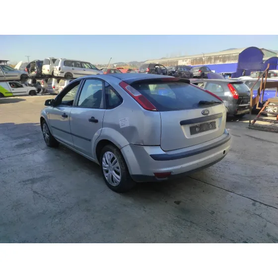 FORD FOCUS BERLINA (CAP) '2005 * PLATA