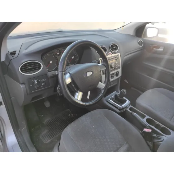 FORD FOCUS BERLINA (CAP) '2005 * PLATA