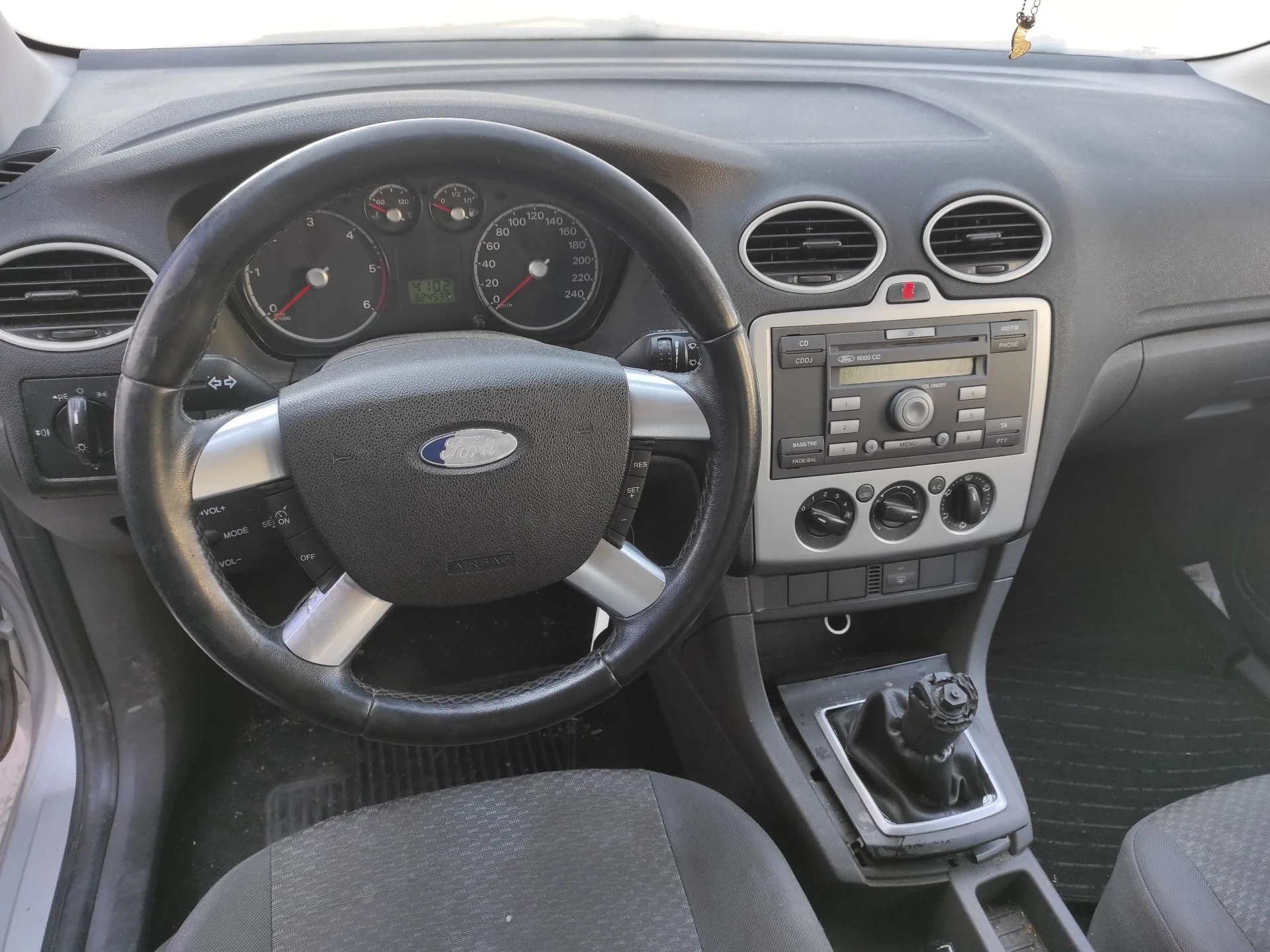 FORD FOCUS BERLINA (CAP) FORD FOCUS BERLINA (CAP) '2005 * PLATA 2004