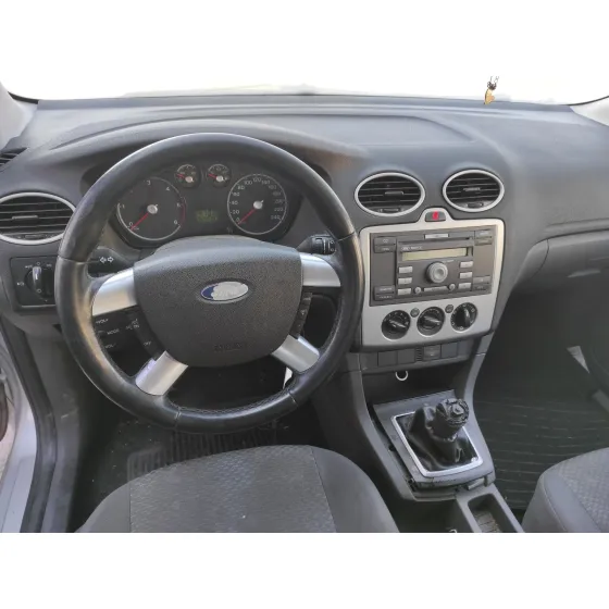 FORD FOCUS BERLINA (CAP) '2005 * PLATA