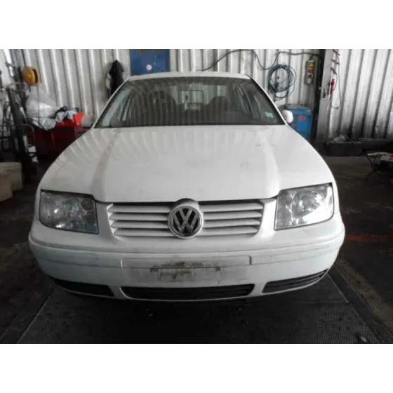 VOLKSWAGEN BORA BERLINA (1J2) '2001 1.9 TDI BLANCO