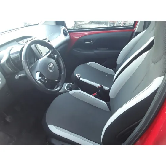 TOYOTA AYGO '2018 1.0 CAT ROJO