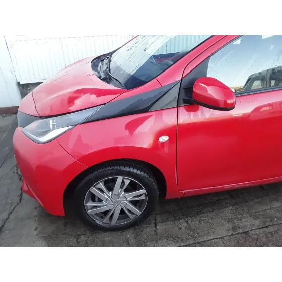 TOYOTA AYGO '2018 1.0 CAT ROJO