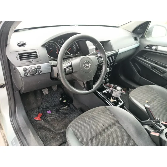Opel ASTRA H (A04) 2004
