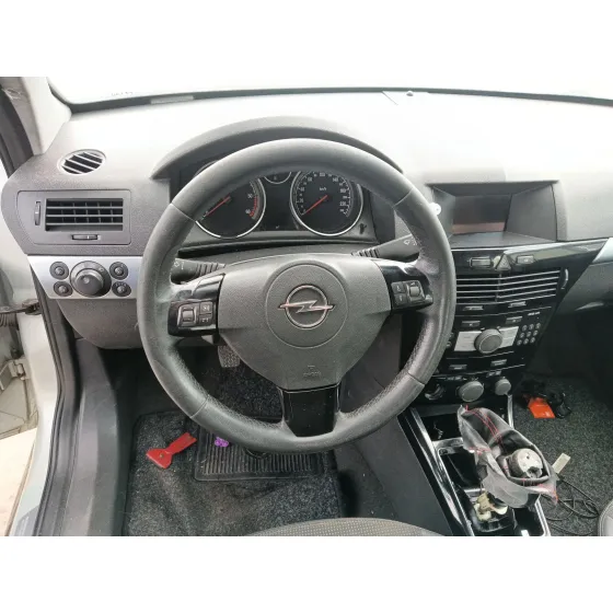 Opel ASTRA H (A04) 2004