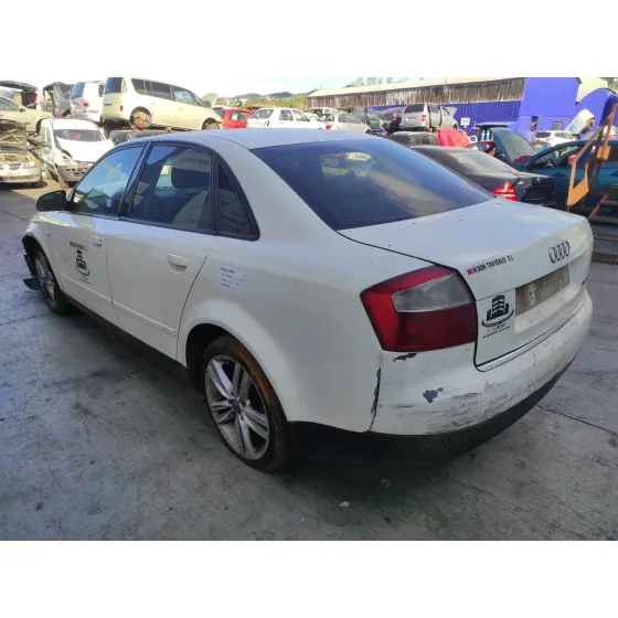 AUDI A4 BERLINA (8E) '2001 1.9 TDI BLANCO