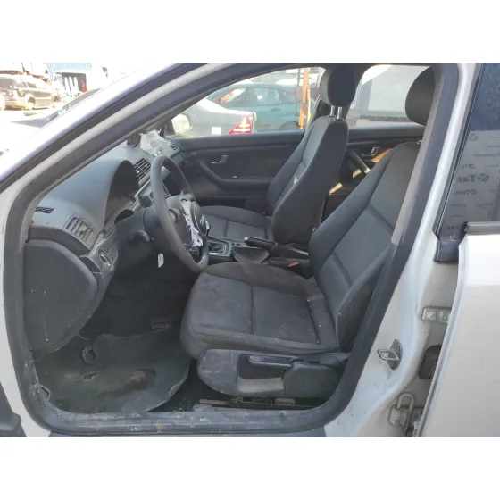 AUDI A4 BERLINA (8E) '2001 1.9 TDI BLANCO