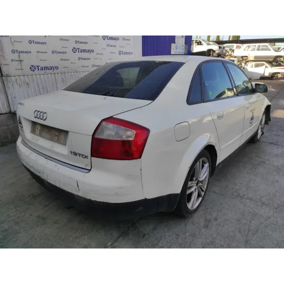 AUDI A4 BERLINA (8E) '2001 1.9 TDI BLANCO