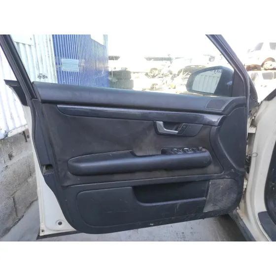 AUDI A4 BERLINA (8E) '2001 1.9 TDI BLANCO