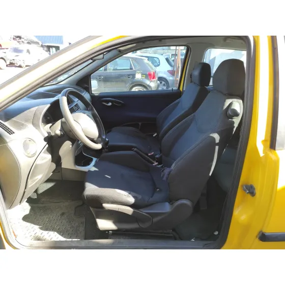 FIAT PUNTO BERLINA (188) '2001 1.2 16V CAT AMARILLO