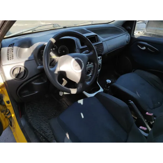 FIAT PUNTO BERLINA (188) '2001 1.2 16V CAT AMARILLO