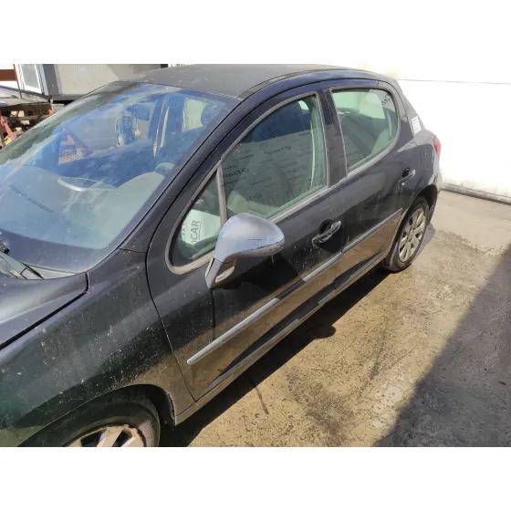 PEUGEOT 207 '2009 1.4 NEGRO
