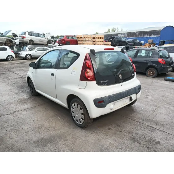 Peugeot 107 (PM_, PN_) 2005