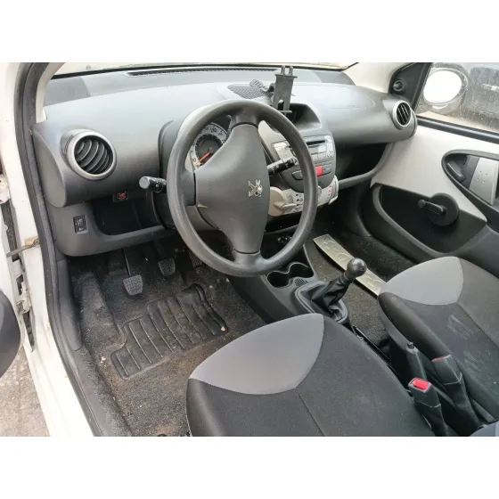 Peugeot 107 (PM_, PN_) 2005