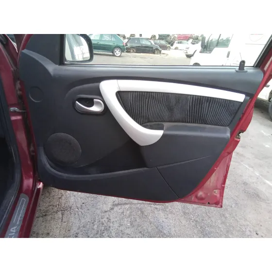 DACIA SANDERO '2008 1.4 CAT GRANATE