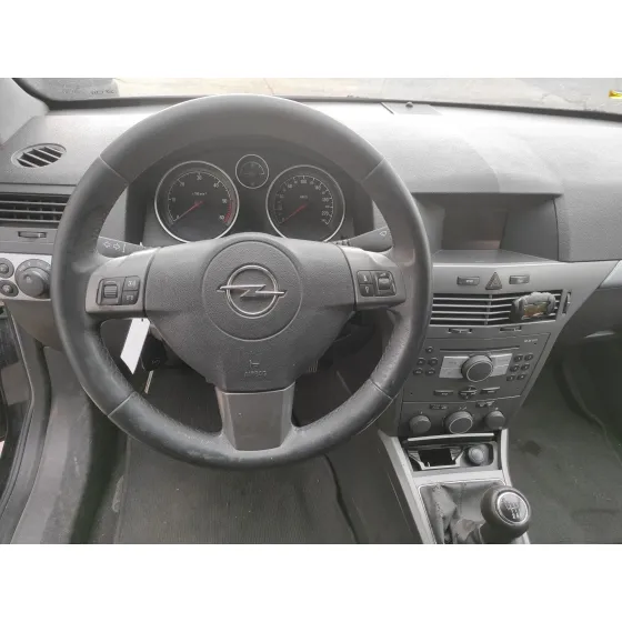 OPEL ASTRA GTC '2006 1.9 CDTI NEGRO