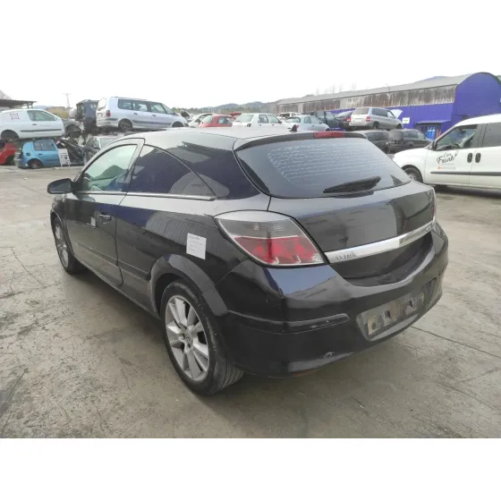 OPEL ASTRA GTC '2006 1.9 CDTI NEGRO