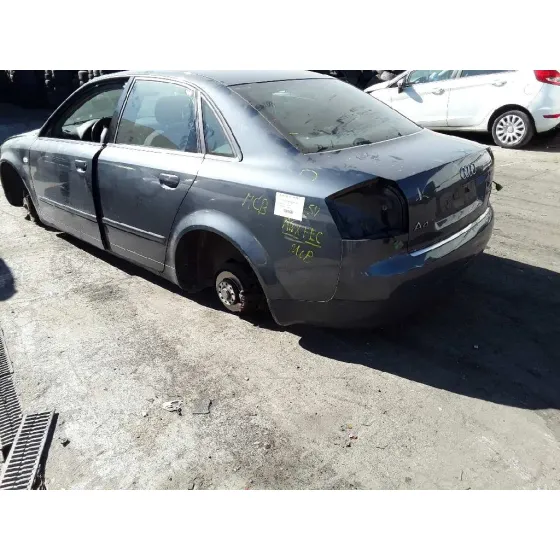 AUDI A4 BERLINA (8E) '2002 1.9 TDI GRIS